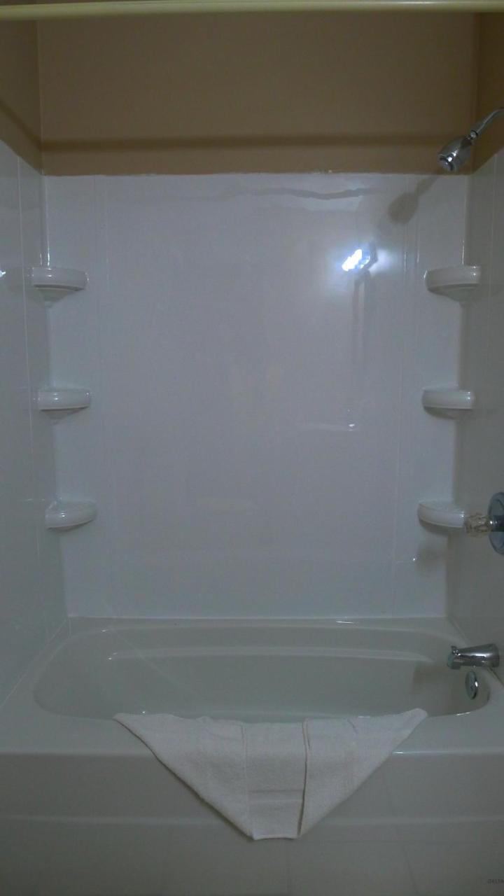 Relax Inn Watertown Bagian luar foto