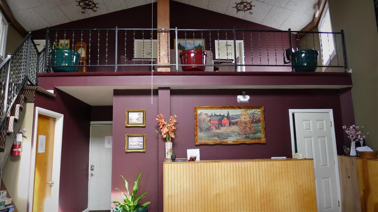 Relax Inn Watertown Bagian luar foto